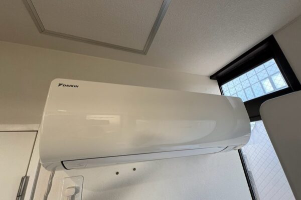 豊田市で施工したダイキン F22XTES-W の分解前