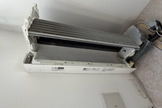 清須市で施工した三菱電機 霧ヶ峰 MSZ-ZW2218 の完全分解洗浄後