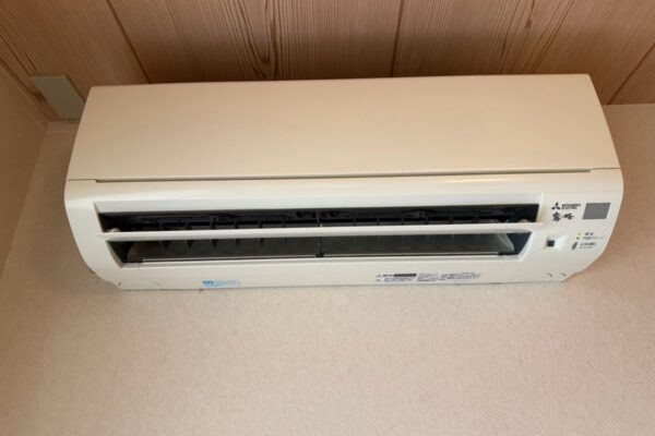 春日井市で施工した三菱電機 霧ヶ峰 MSZ-GE2219 の分解前