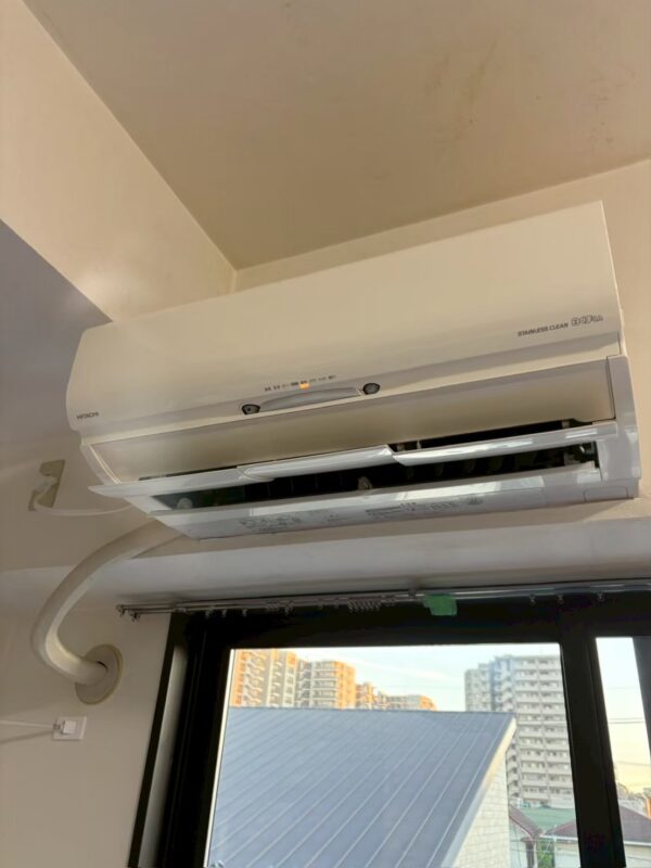 水漏れしているエアコン
