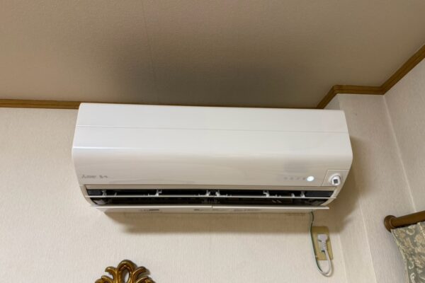 豊田市で臭いの相談を受けた三菱霧ヶ峰MSZ-ZW2820-Wの本体