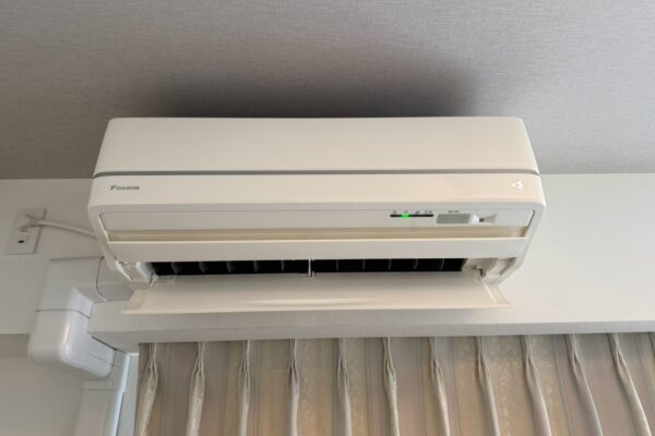 東海市で背抜きクリーニングしたダイキンうるさら F63VTRXP-Wの分解前