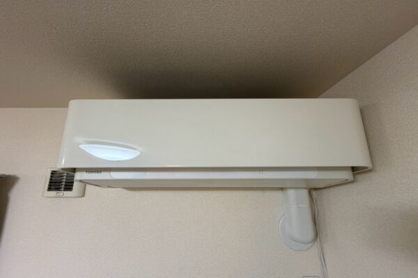 名古屋市中区・東芝RAS-B365DRHの背抜きクリーニング前