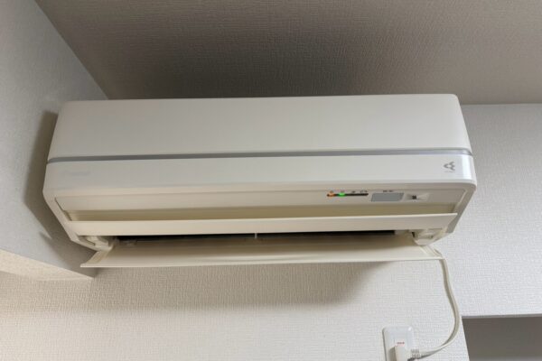 名古屋市天白区で臭いの相談をいただいたダイキンうるさらATR63VPE6-Wの分解前