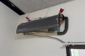 愛西市のダイキンATE22VSE6-Wを背抜きクリーニングした洗浄後
