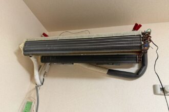 岡崎市の東芝RAS-B225DRHを背抜きクリーニングした洗浄後