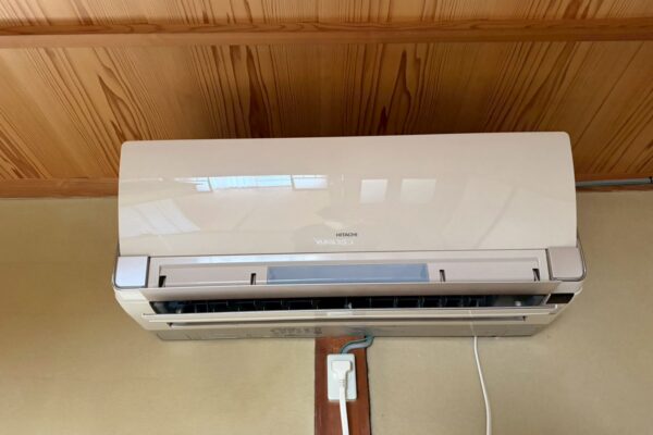 LINE_ALBUM_通常分解素材_260705_1.日立 RAS-S40Z2 エアコンクリーニング 名古屋市名東区分解前