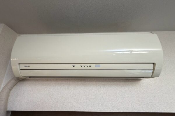 清須市の東芝RAS-4027D、2008年製エアコンのクリーニング施工前