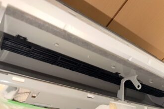春日井市でクリーニングしたダイキンC22RTV-Wの洗浄後の吹き出し口と送風ファン