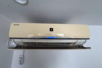 名古屋市西区のシャープAY-B28XE9、2012年製のお掃除機能付きエアコン施工前