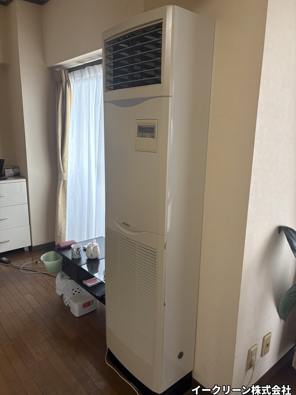 三菱電機 業務用床置き形エアコンの外観