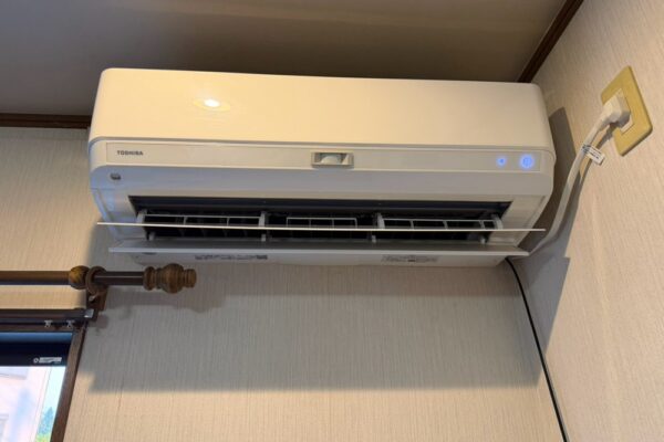 東浦町 東芝 大清快 RAS-H562E9R エアコンクリーニング完全分解 ビフォー（洗浄前）
