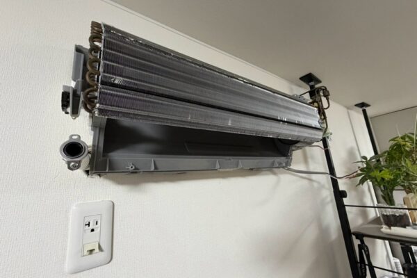笠松町で施工したダイキン AJT25XFS の分解後