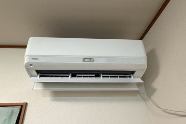 東芝 大清快 RAS-H562R エアコンクリーニング完全分解 輪之内町 ビフォー