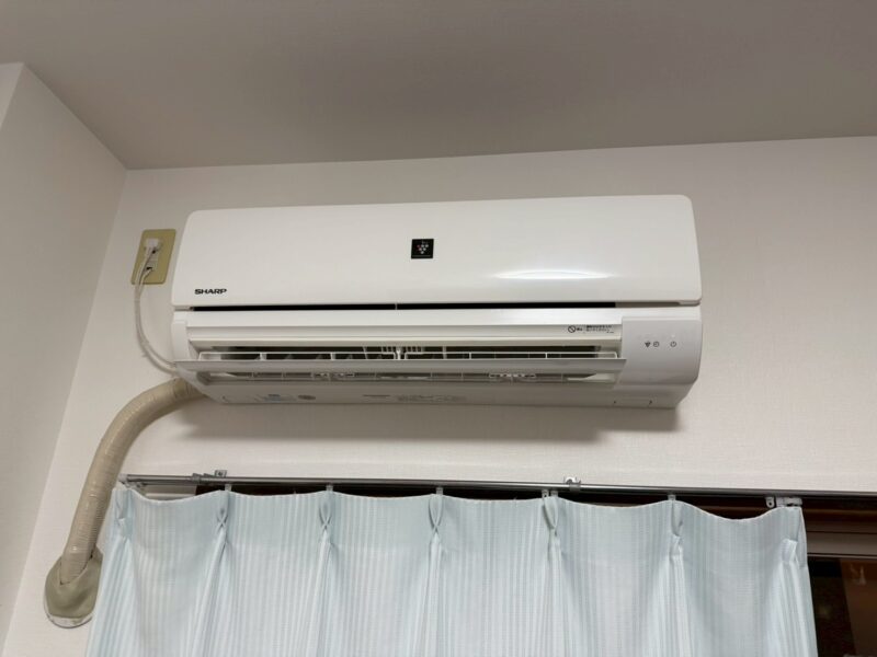 シャープ通常エアコン分解前